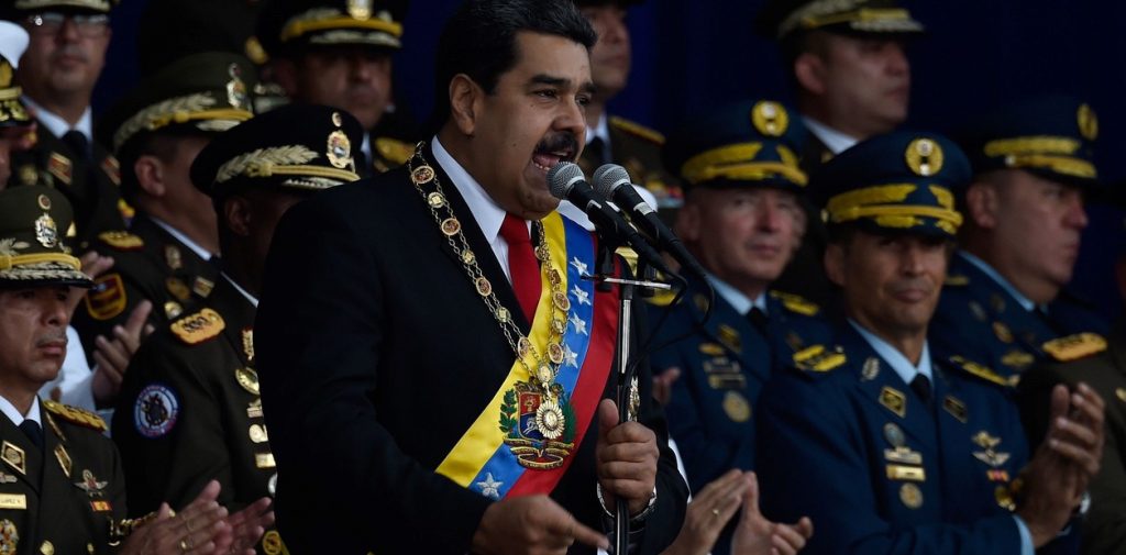 Traidores nunca, dice Maduro