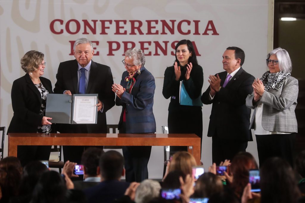 Andrés Manuel López Obrador AMLO Acuerdo por la Igualdad