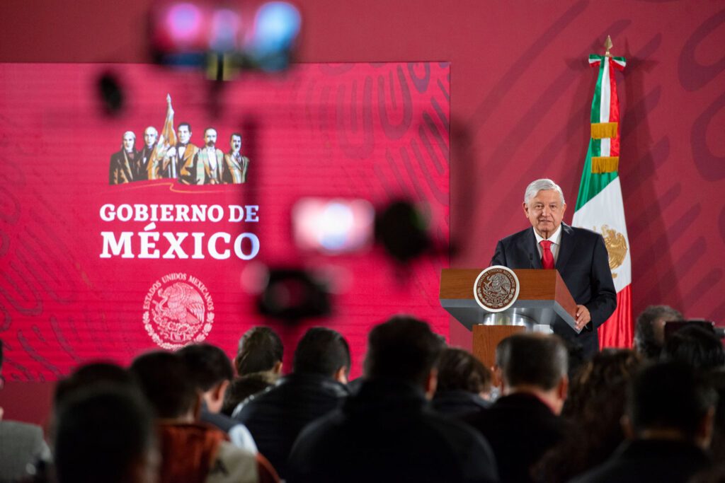 Andrés Manuel López Obrador descanso obligatorio fines de semana largos